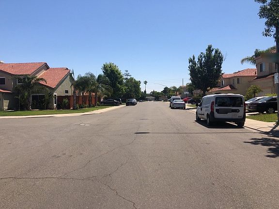 5th image of 1736 Volendam Ave