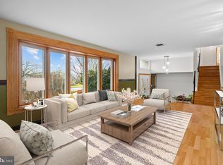 5695 Hill Ct, Center Valley, PA 18034