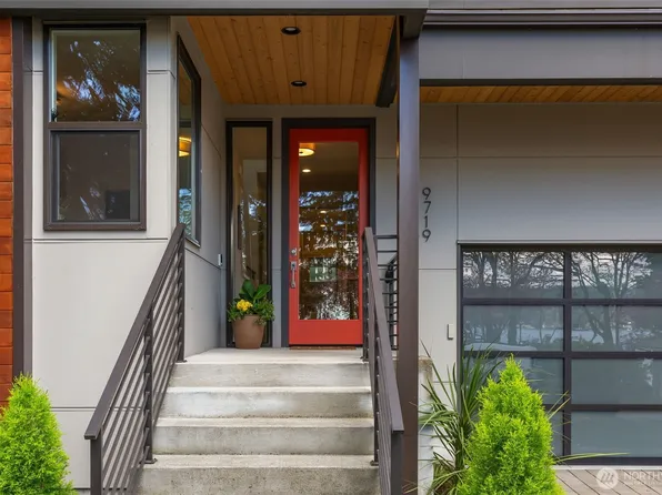 9719 Lake Shore Boulevard NE, Seattle, WA 98115