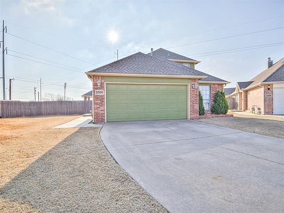 2nd image of 2508 Tyler Ln