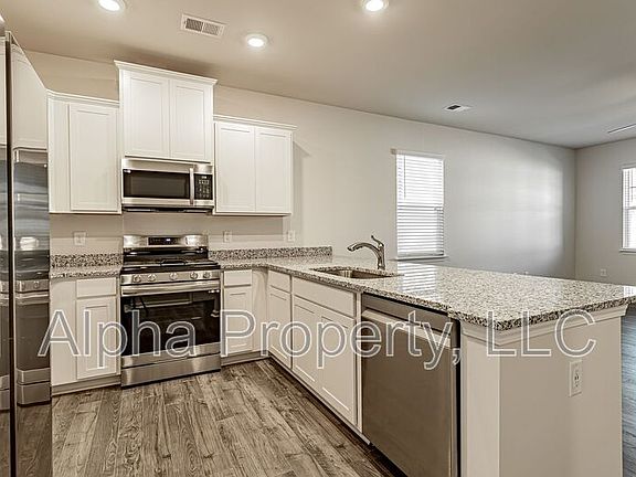 2nd image of 371 Highline Trl