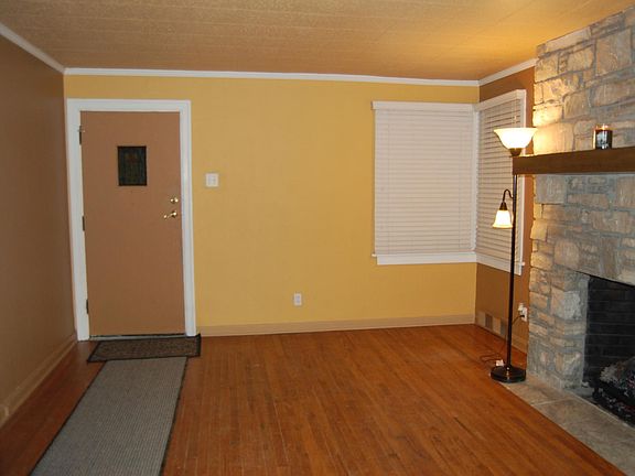 2nd image of 6425 Raywood Ave
