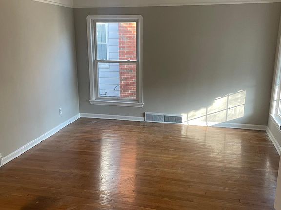 Spacious living room