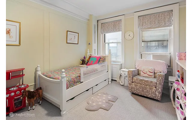 Sold by Douglas Elliman | media 20