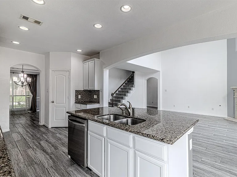 6219 Saint Rosalia Dr — Photo 18