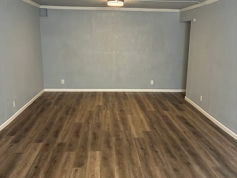 501 W Columbia Ter #3 — Photo 3