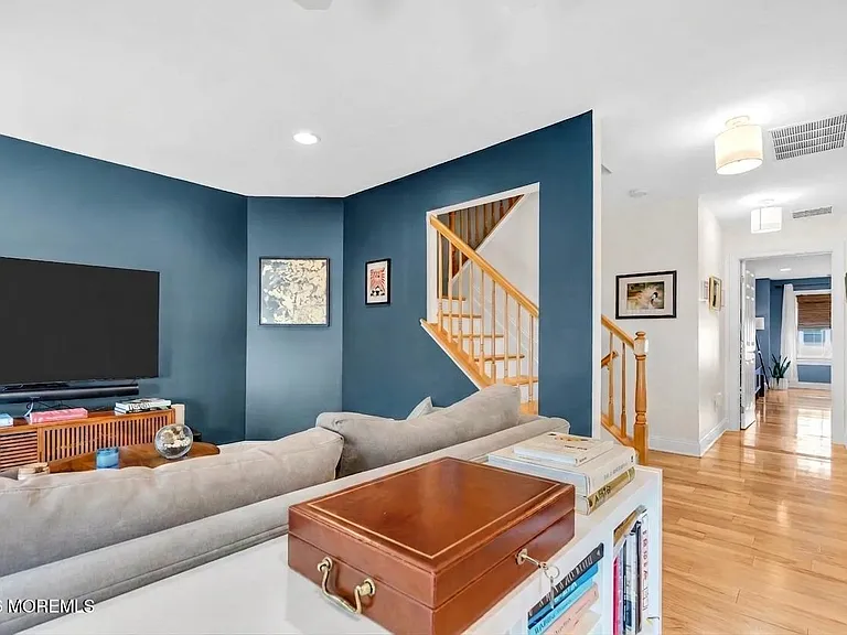 4 Grove Ct — Photo 25