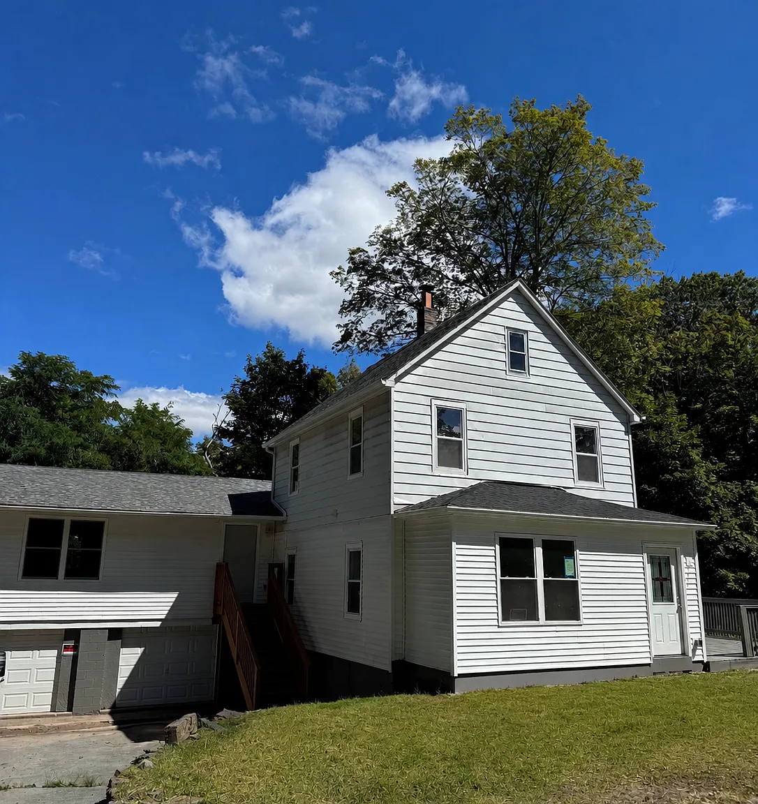 19 Starr Ave — Photo 1