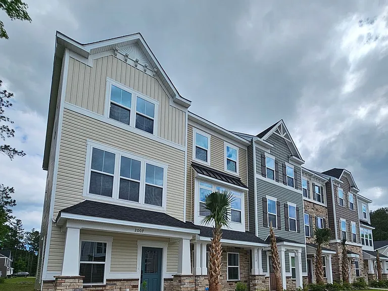 200 Yam Dr #F — Photo 2