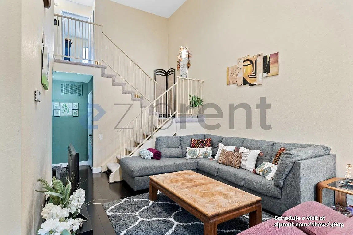 3 bed, 1.5 bath, 1131 sqft, $3,275 — Photo 4