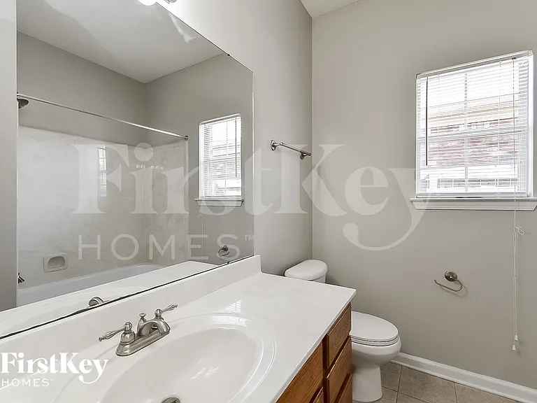 10178 Rathmore Cv — Photo 13