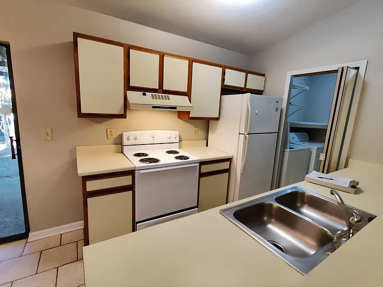 905 Tomahawk Ct — Photo 5