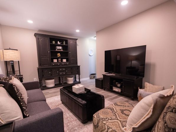 9220 Weathersfield Dr