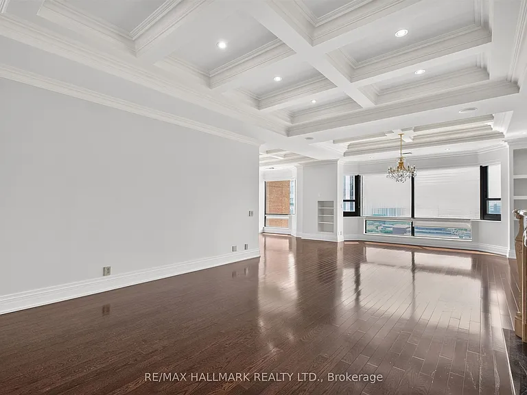 1166 Bay St #Penthouse 1 — Photo 7