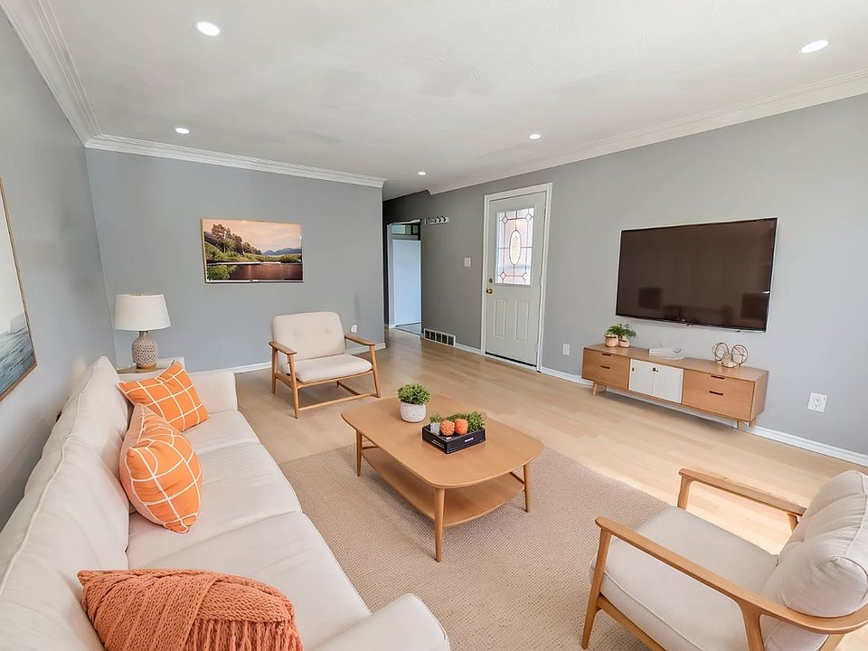 1st image of 5 Alexandra Blvd