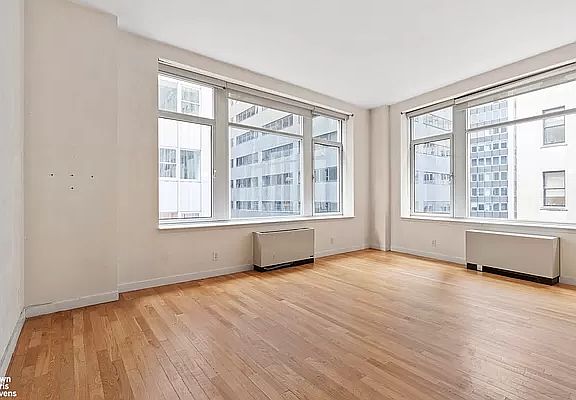 3rd image of 59 John St APT 6C