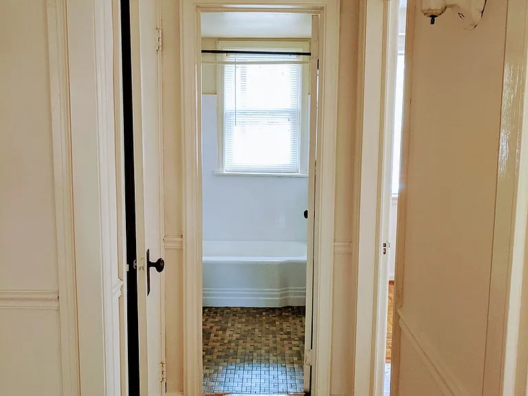 2702 Kensington Avenue — Photo 17