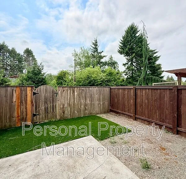 219 N 33rd Ct — Photo 29