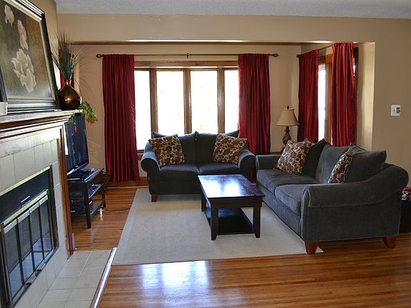 3rd image of 178 Tremont Ave