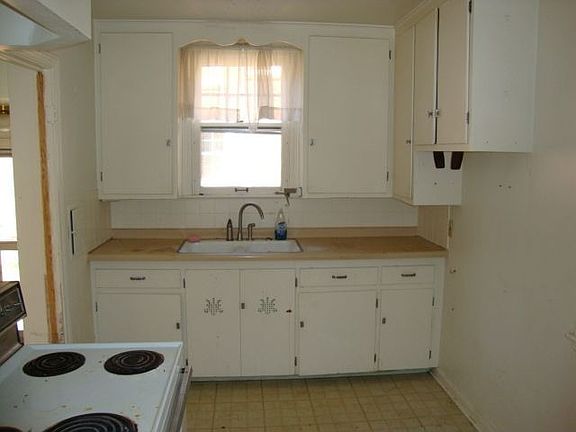 4th image of 3523 Meadowbrook Blvd