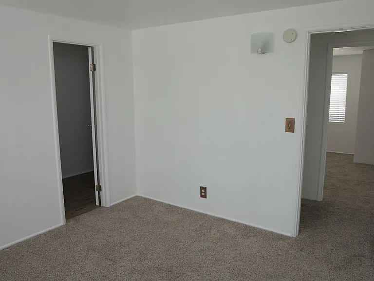 690 Talmadge Rd — Photo 13