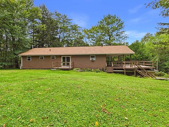 3rd image of 114 Preston Dr