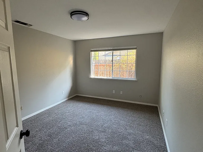 2043 Venus Dr #2 — Photo 3