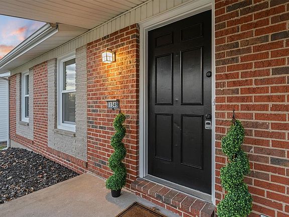 2nd image of 11349 Amboy Ln