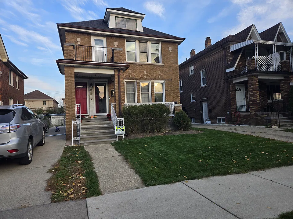 7244 Kingsley Ave