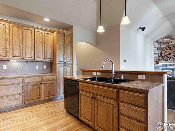 4th image of 3414 Holden Ln