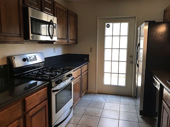 2nd image of 43653 Park Ave