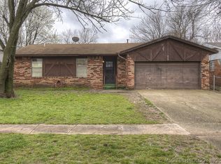 710 W 26th St, Sand Springs, OK 74063