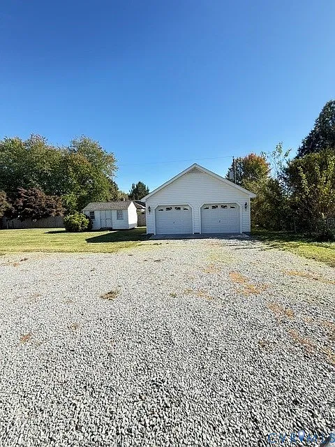 3 bed, 2.0 bath, 1631 sqft, $2,495 — Photo 4