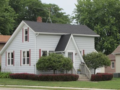 858 Center Ave, Oostburg, WI, 53070