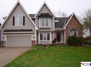 1012 Hickory Hill Rd, Papillion, NE 68046