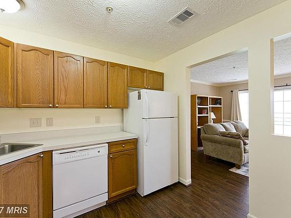 2nd image of 151 Brookland Ter APT 2