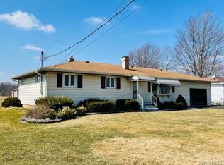 6788 Errick Rd, North Tonawanda, NY 14120