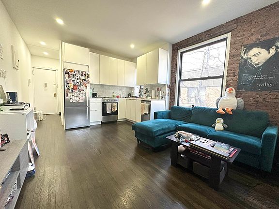 5th image of 443 E 88th St #30
