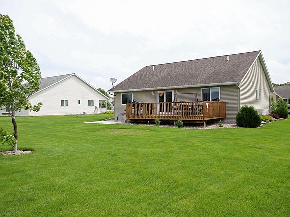 4th image of 1730 Summer Ln NE