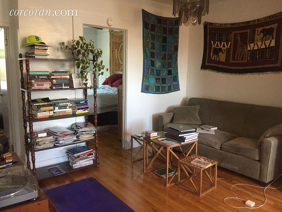 2nd image of 194 Seeley St