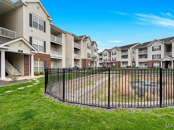 2nd image of 37 Kassebaum Ln APT 300