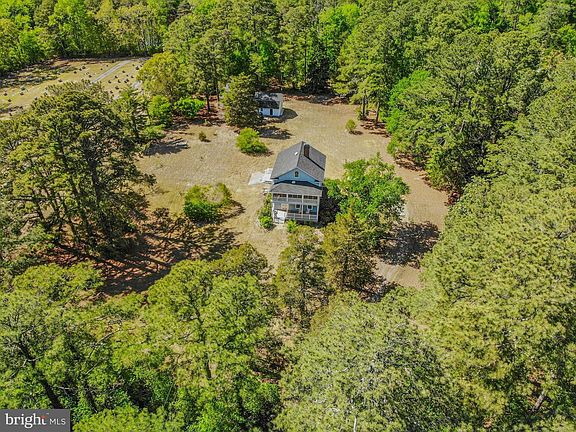3rd image of 201 Meadow Ln