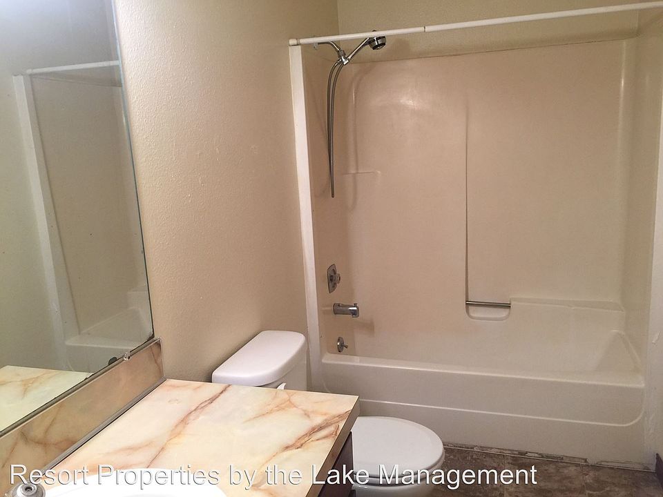 1st image of 1530 E Davis Ave