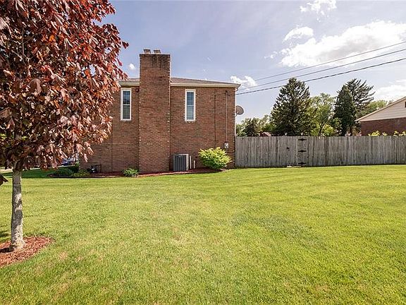 5th image of 2270 Thomas Dr