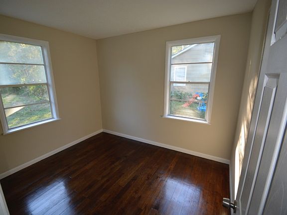 4th image of 6014 Lynnwood Ave