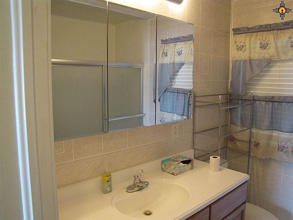 4th image of 1012 Avenue J