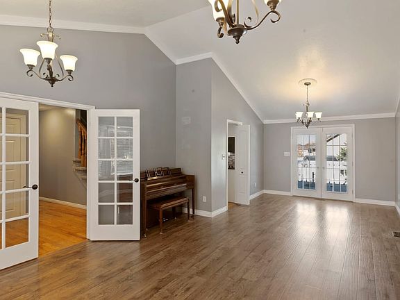 3rd image of 9474 S Braenear Cir