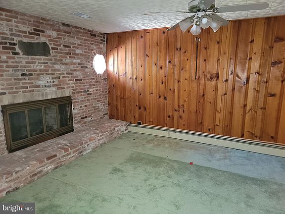 2nd image of 6935 Woodland Ct