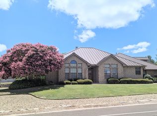 100 BRAEBURN CIR, Kerrville, TX 78028