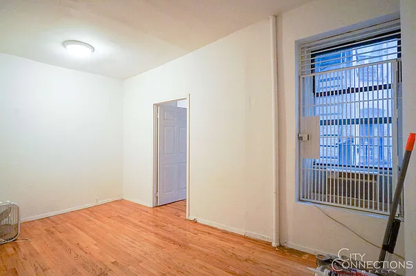 Rented by City Connections Realty | media 19